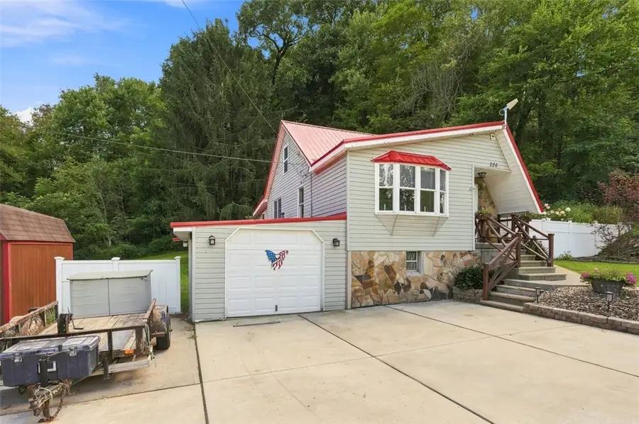 286 Big Knob Rd, Rochester, PA 15074 - #2