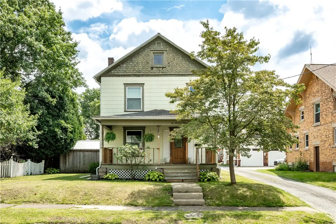 516 Stewart Ave, Grove City, PA 16127 - #1