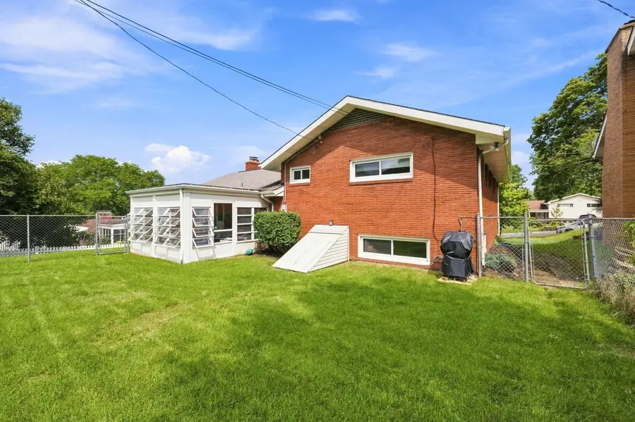 1108 Folkstone Drive, Pittsburgh, PA 15243 - #2