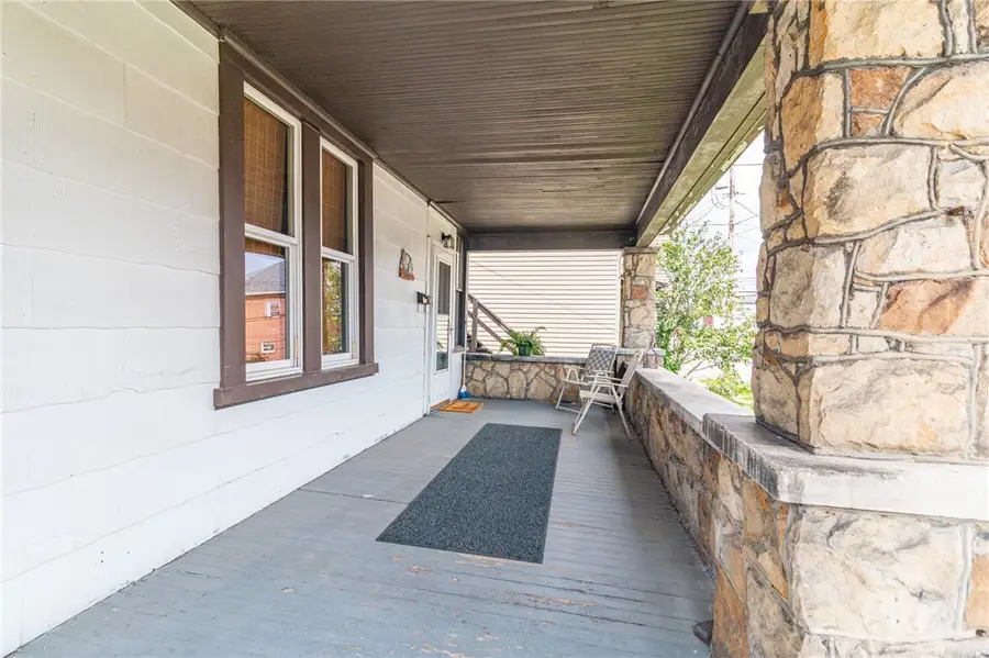 637 E 9th Ave, Tarentum, PA 15084 - #3