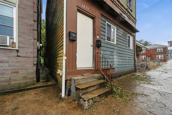 1255 Chartiers Ave, Mc Kees Rocks, PA 15136