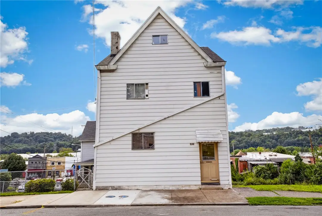 642 Ohio Ave, Glassport, PA 15045 - #1