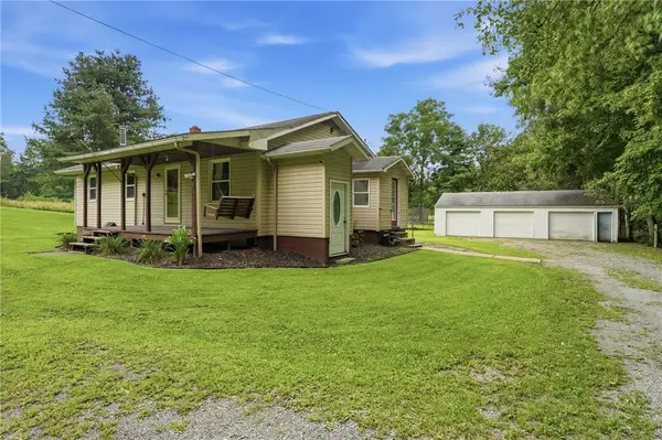 124 Thompson Rd, Mercer, PA 16137