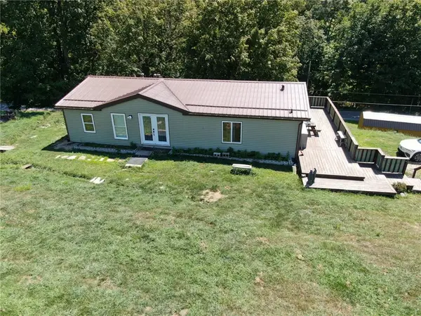 1041 Barr Run Rd, Marianna, PA 15345
