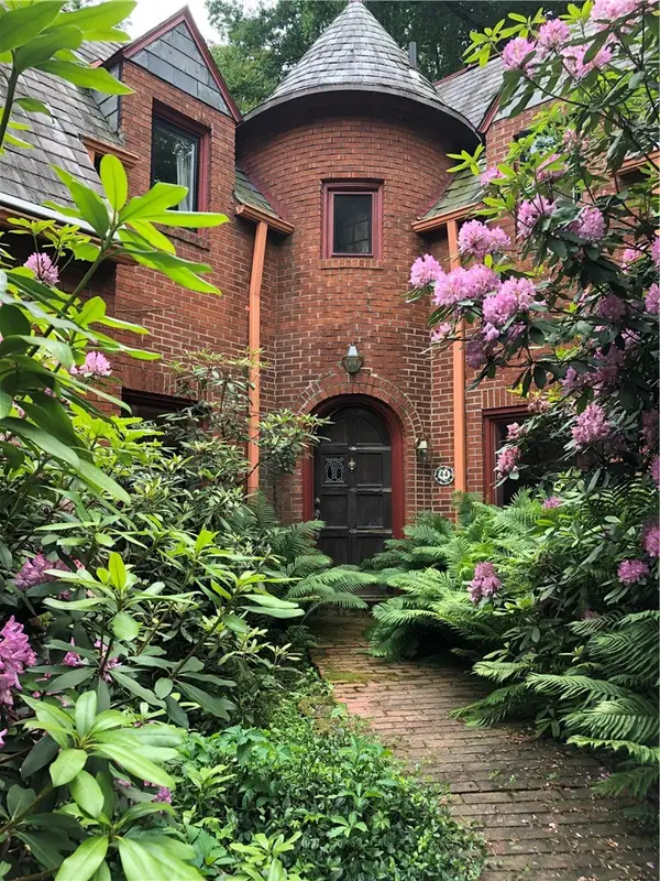 44 Brucewood Drive, Pittsburgh, PA 15228