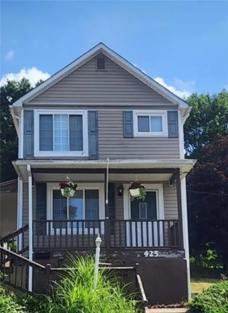 425 Summit Ave, Ellwood City, PA 16117 - #1