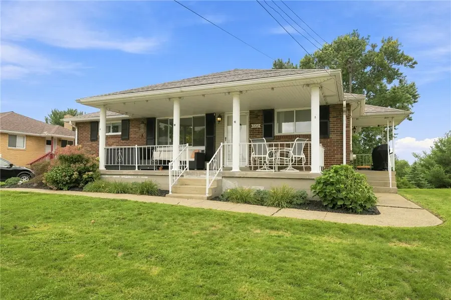 2202 Juanita Dr, Coraopolis, PA 15108 - #2
