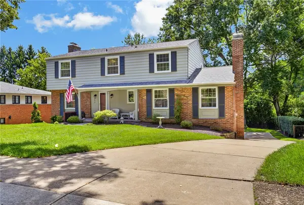 296 Park Entrance Dr, Pittsburgh, PA 15228