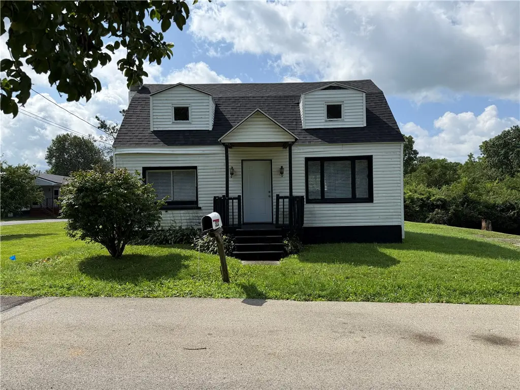 323 Warner Aly, New Castle, PA 16101 - #1