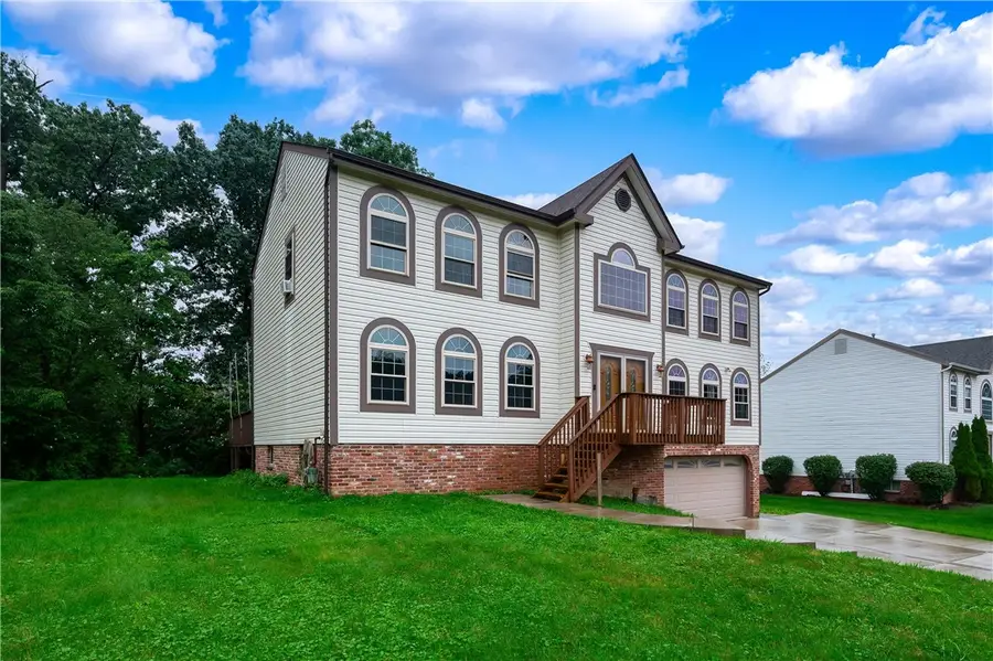 241 Jaclyn Dr, Cranberry, PA 16066 - #2