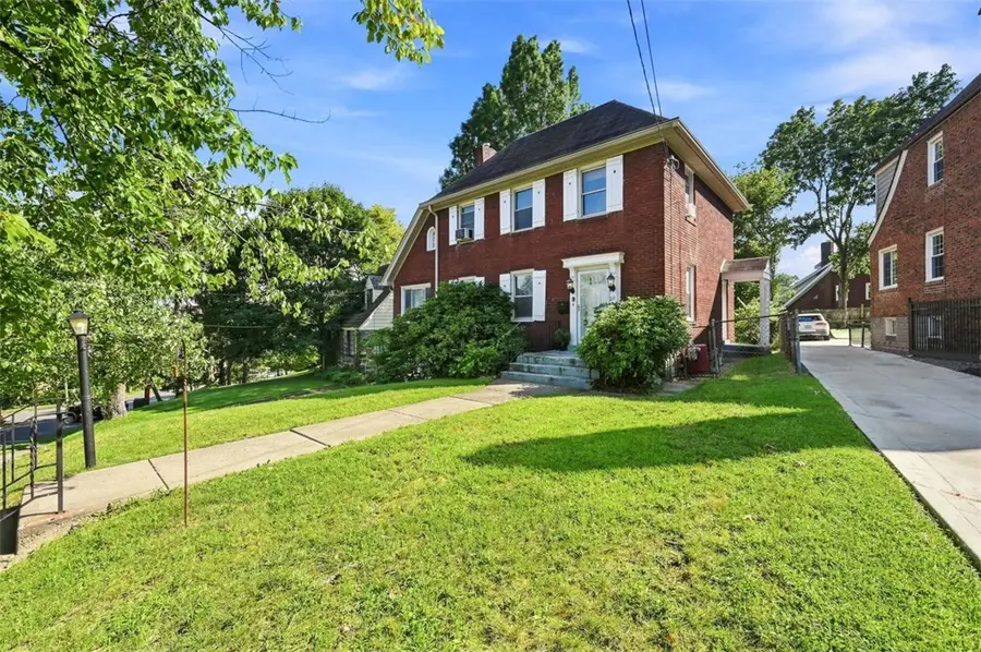 211 Newburn Dr, Pittsburgh, PA 15216 - #2