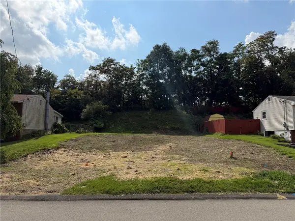 4933 Havana Dr, Pittsburgh, PA 15239