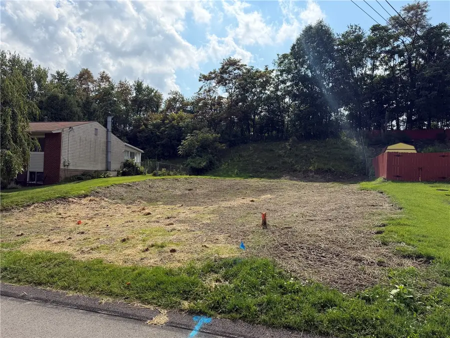 4933 Havana Dr, Pittsburgh, PA 15239 - #3