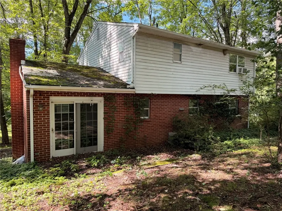 342 Overbrook Rd, Valencia, PA 16059 - #3