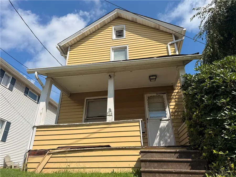 732 Clover Ave, Ellwood City, PA 16117 - #2