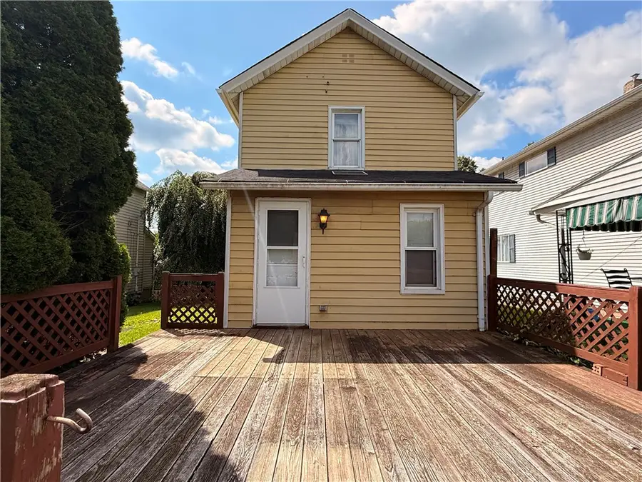 732 Clover Ave, Ellwood City, PA 16117 - #3