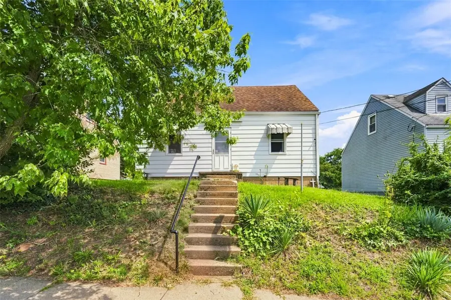 3506 College Ave, Beaver Falls, PA 15010 - #2