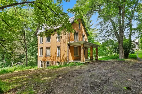 5740 Mamont Rd, Murrysville, PA 15668