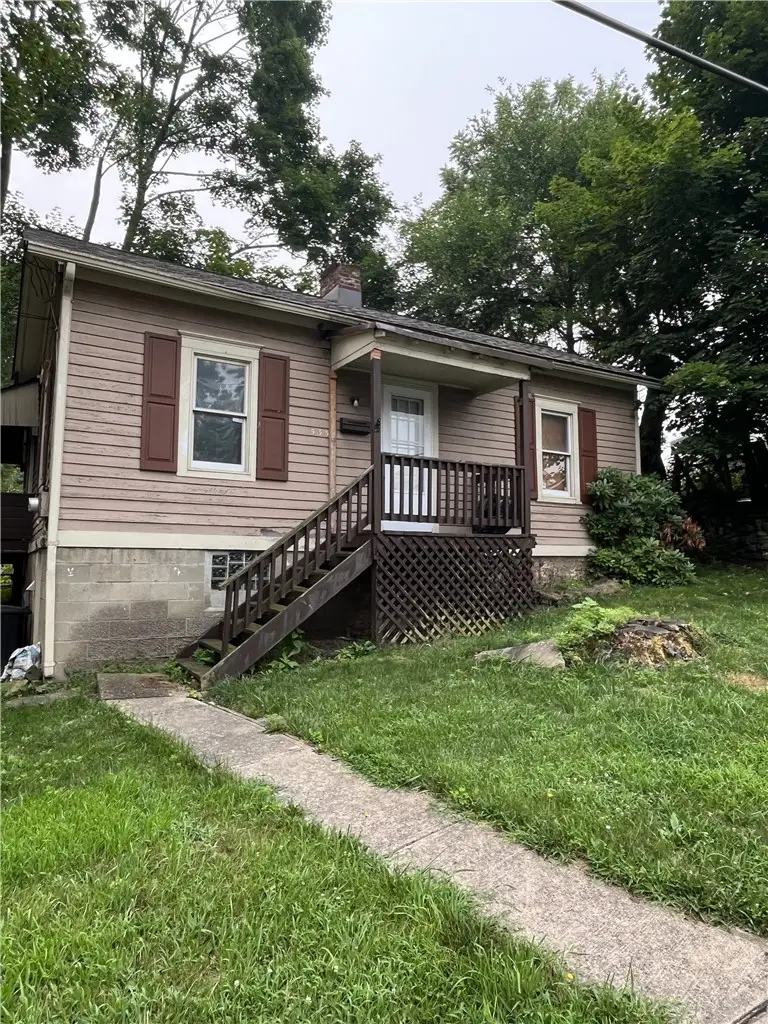 535 E Washington St, Rochester, PA 15074 - #1
