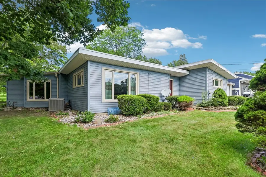 182 Upland Dr, New Castle, PA 16105 - #2