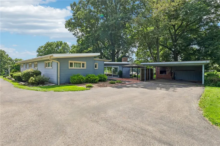 182 Upland Dr, New Castle, PA 16105 - #3