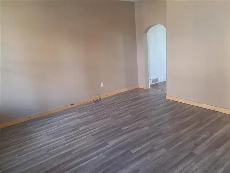 16 Cuyler Avenue, Jeannette, PA 15644 - #2
