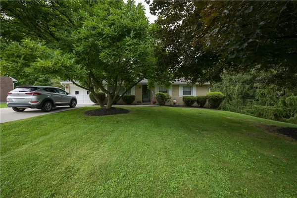 1017 Shenango Rd, Beaver Falls, PA 15010
