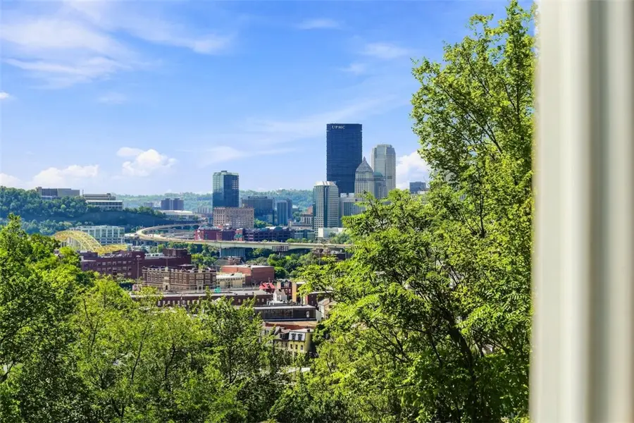 1042 Goehring St, Pittsburgh, PA 15212 - #3