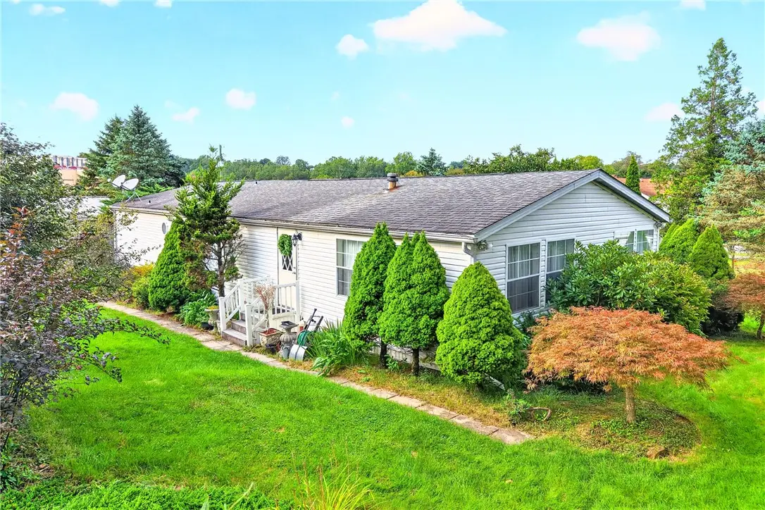 206 Lewis Ave, Jeannette, PA 15644 - #1