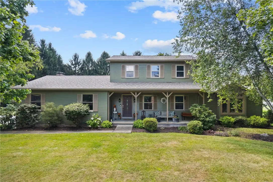 4729 Edinburg Rd, New Castle, PA 16102 - #1