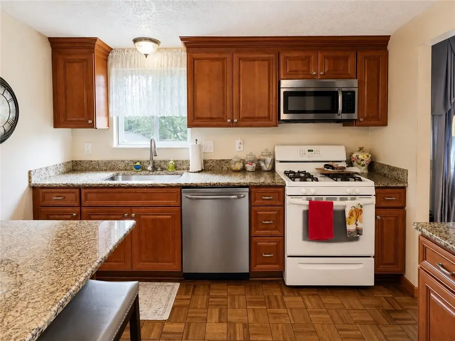 759 Crestwood Dr, Irwin, PA 15642 - #3