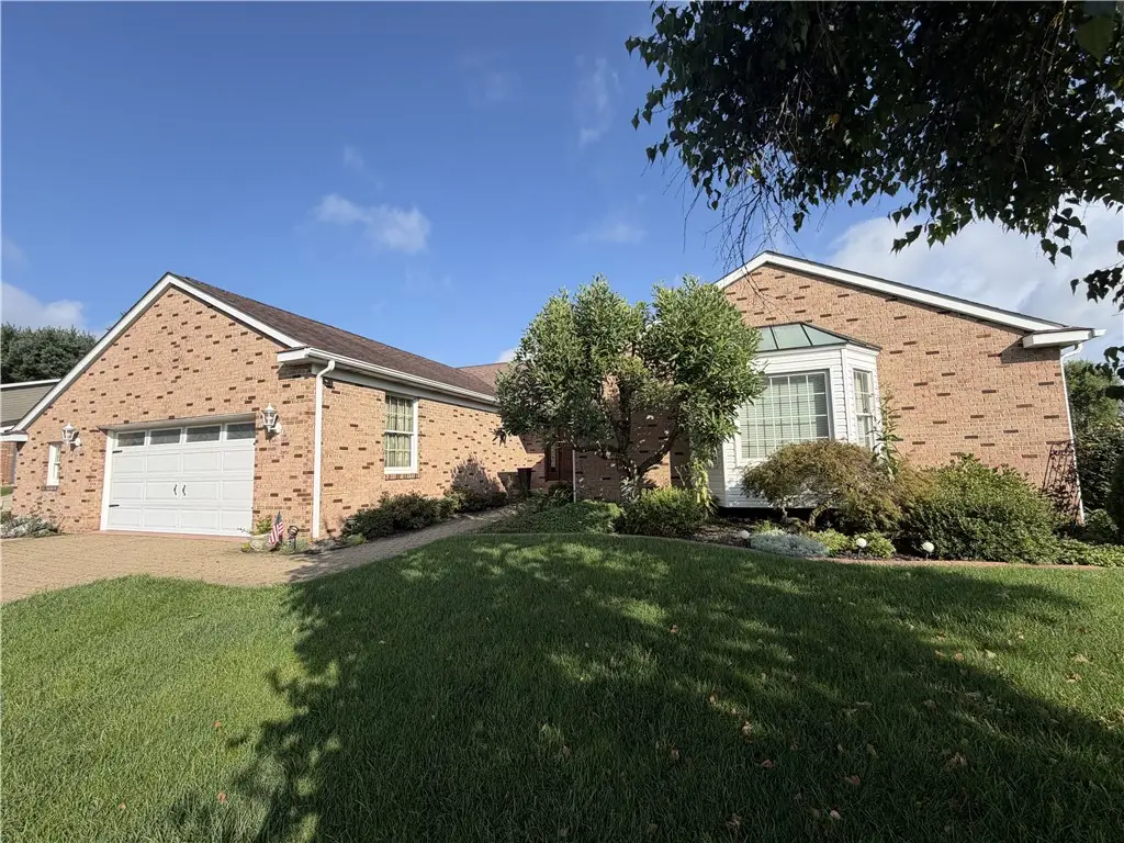 110 Chapel View Dr, Greensburg, PA 15601 - #1