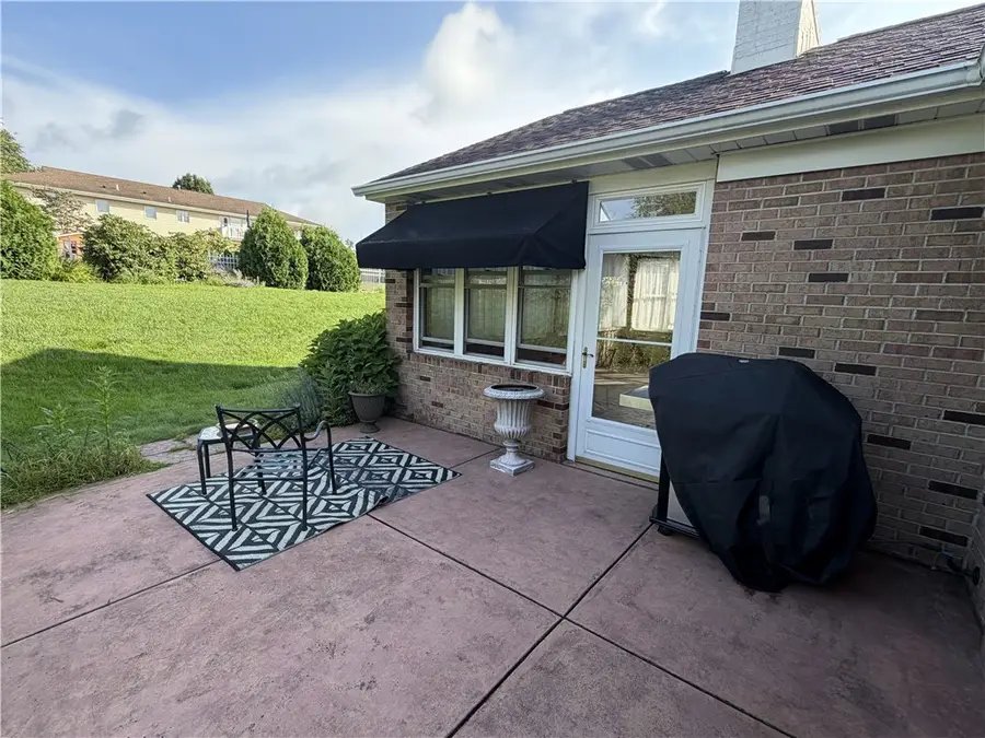 110 Chapel View Dr, Greensburg, PA 15601 - #3