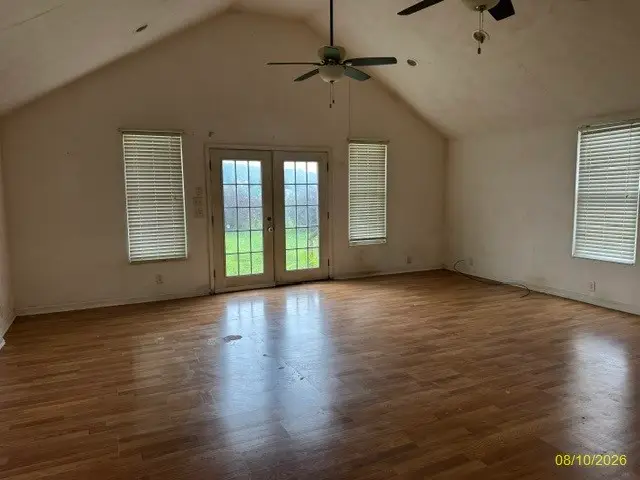 405 Eliza St, Connellsville, PA 15425 - #2