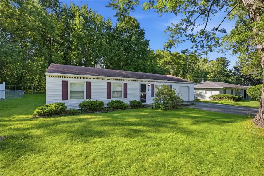 915 Clarksville Rd, Hermitage, PA 16148 - #2