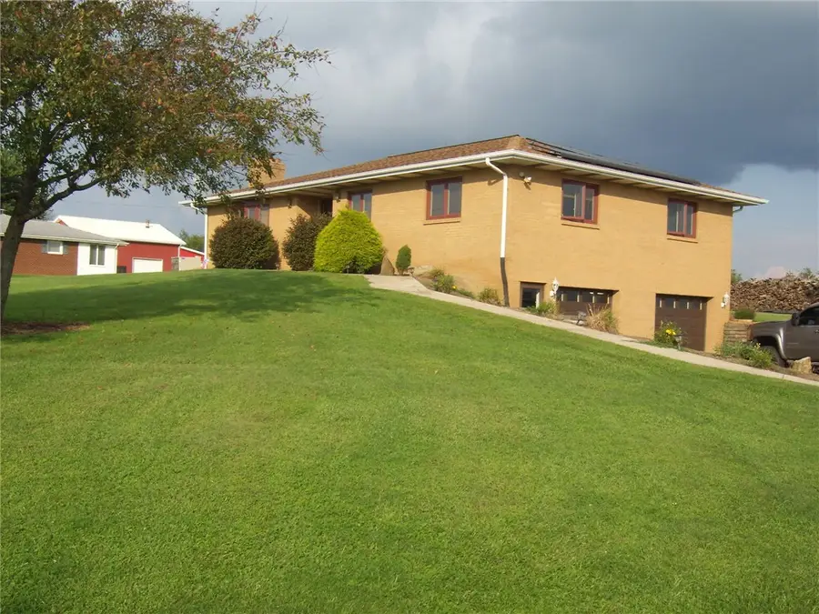 161 Mellon Rd, New Brighton, PA 15066 - #2