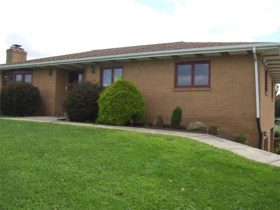 161 Mellon Rd, New Brighton, PA 15066 - #3