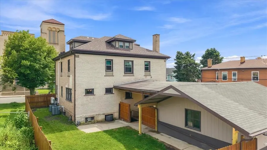 302 Jefferson St, Rochester, PA 15074 - #2