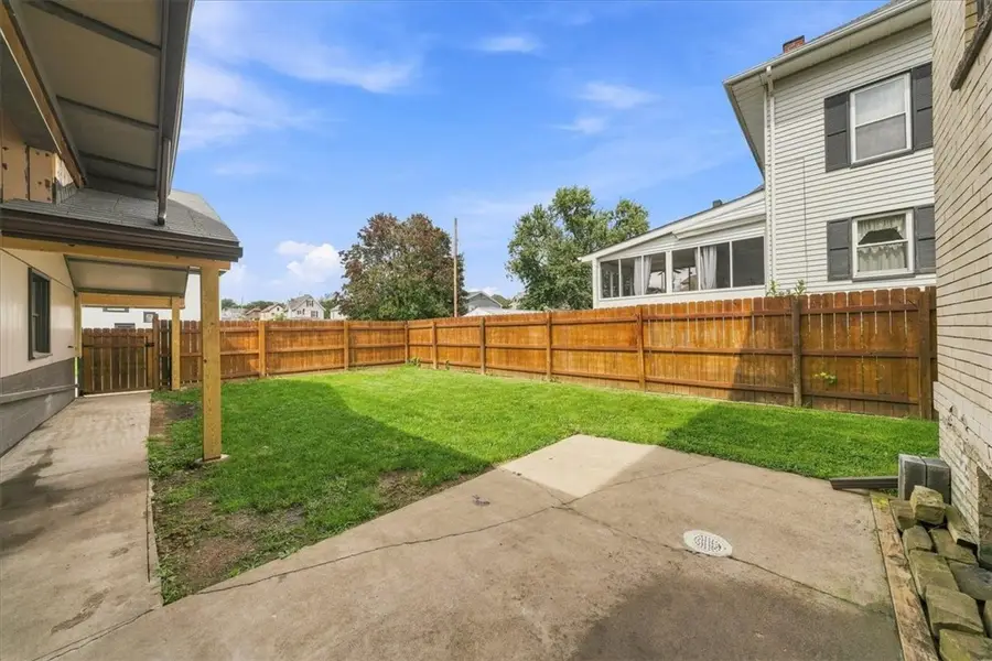 302 Jefferson St, Rochester, PA 15074 - #3