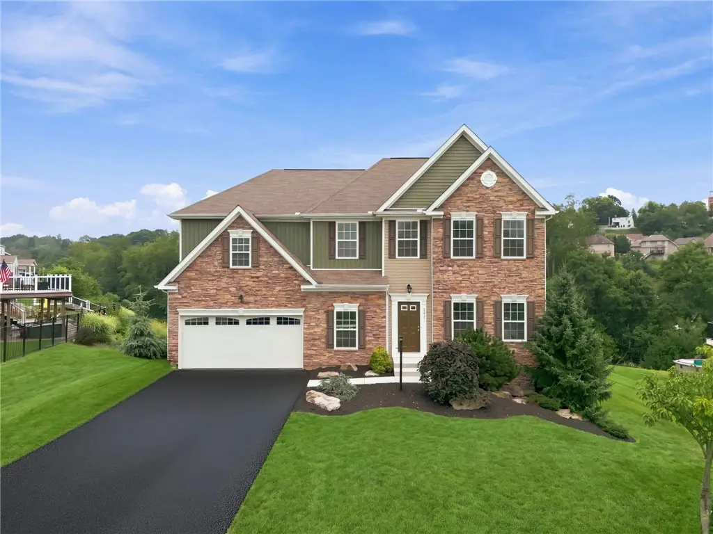 321 Hunters Field Cir, Clairton, PA 15025 - #1