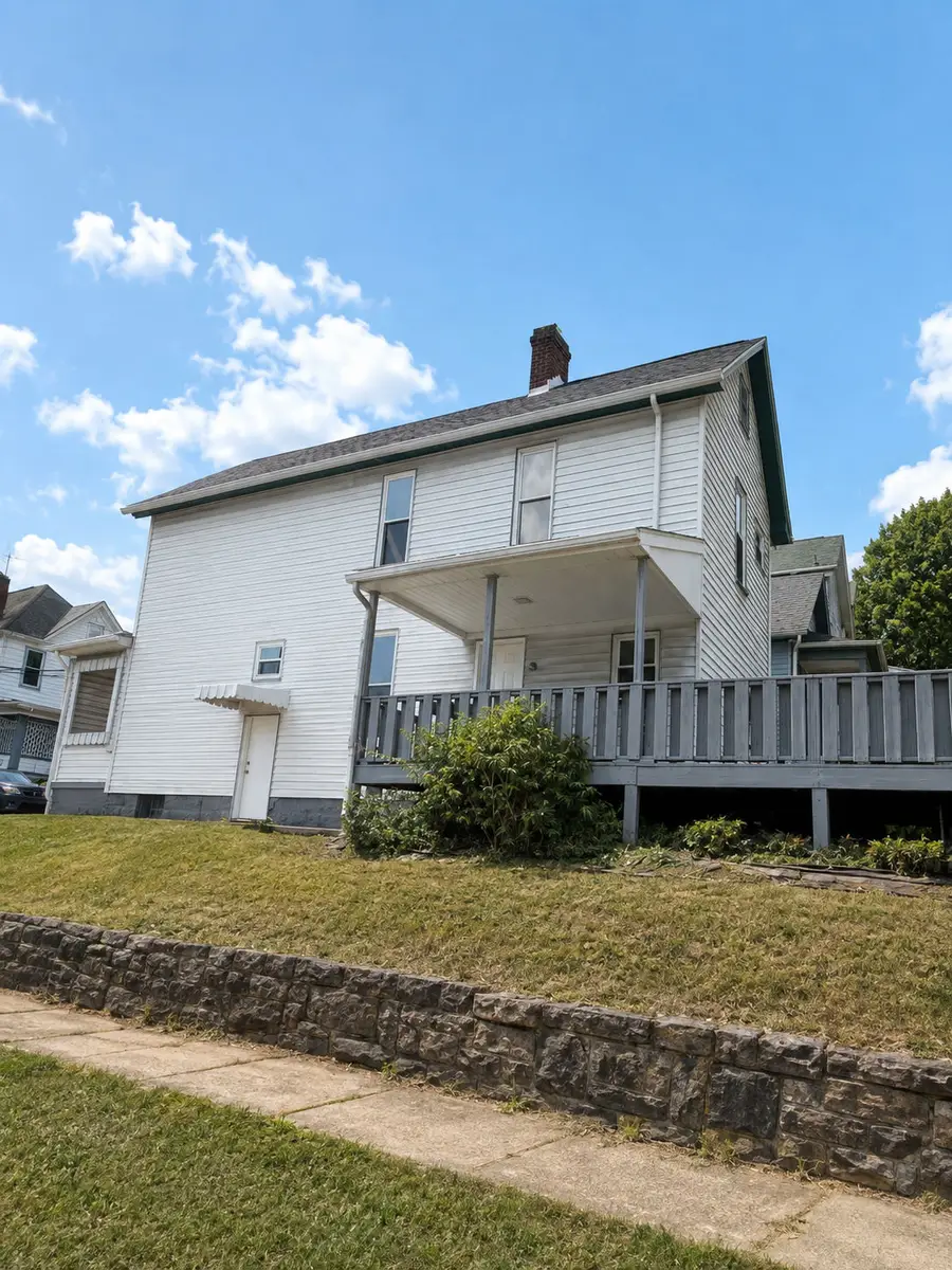 9 E Gaskill Ave, Jeannette, PA 15644 - #2