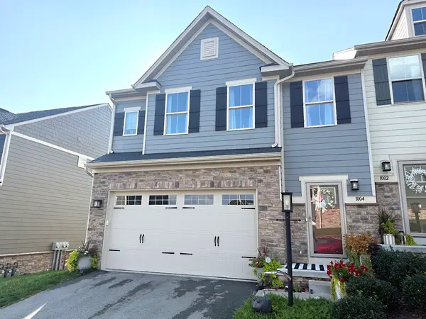 1004 Lampl Lane, Jeannette, PA 15644