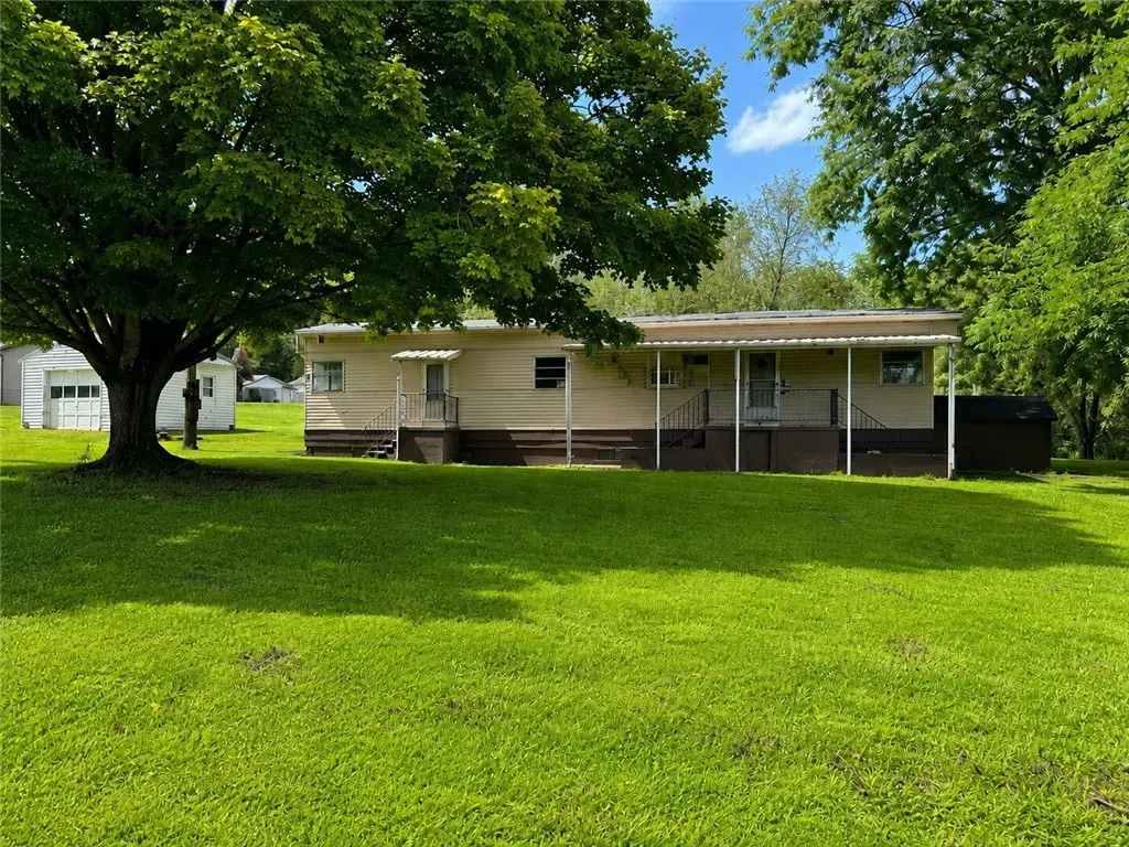 212 Victory St, Blairsville, PA 15717 - #1