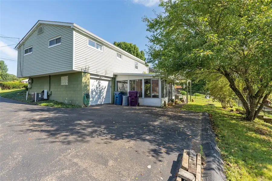 28 Monte Carlo Rd, Pittsburgh, PA 15239 - #3