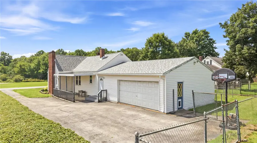 3710 Tamarack Dr, Sharpsville, PA 16150 - #3