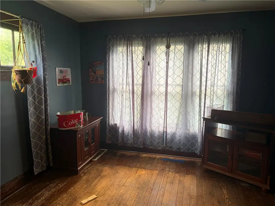 655 Meek St, Sharon, PA 16146 - #2