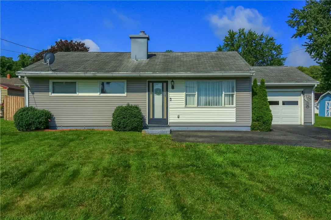 8 Lower Idlewild Dr, New Castle, PA 16101 - #1