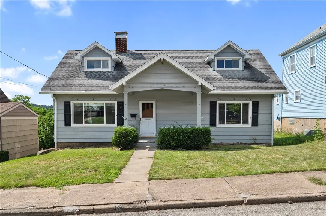 223 Pershing Dr, New Kensington, PA 15068 - #1