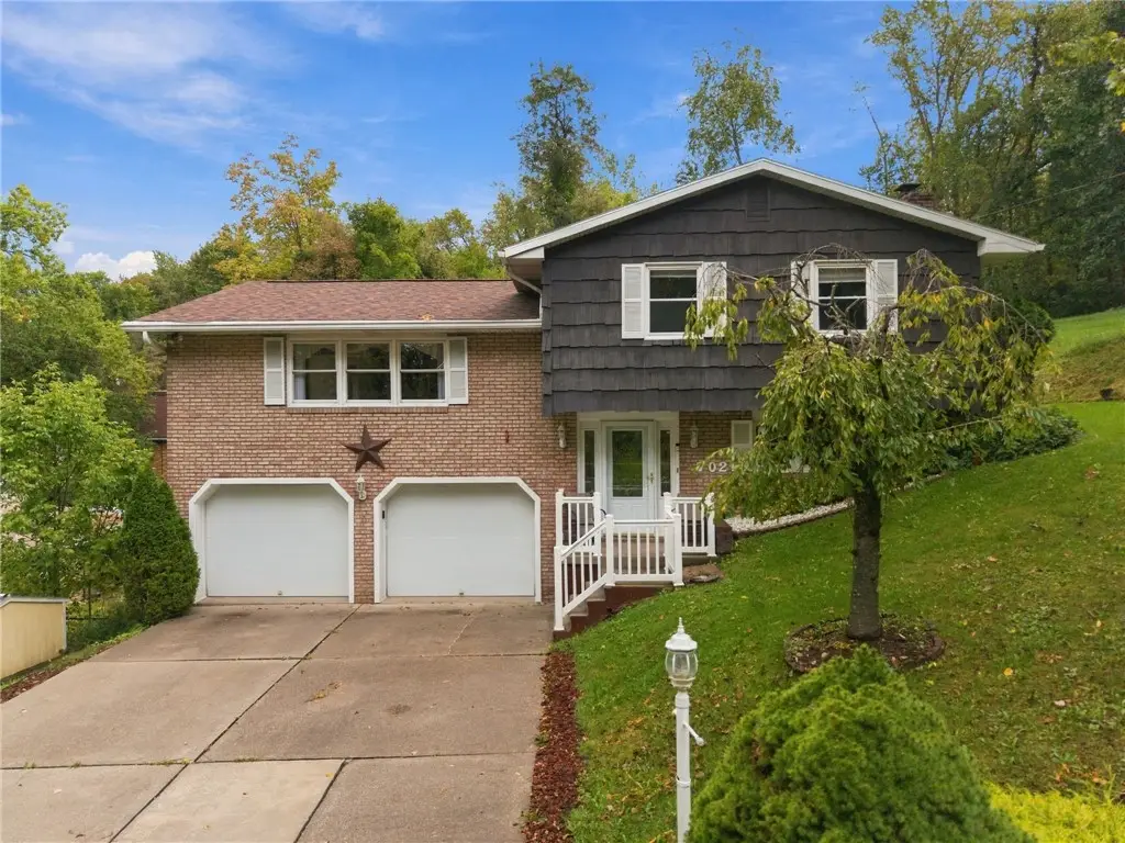 702 Woodside Dr, Jeannette, PA 15644 - #1