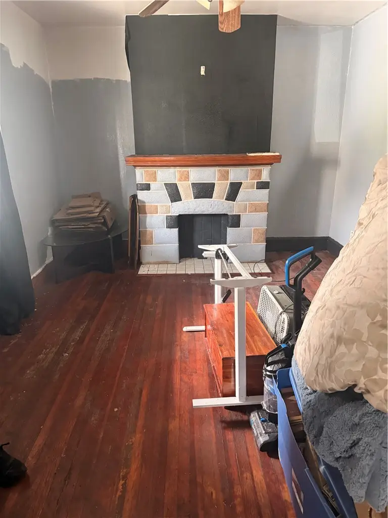 1316 Irwin St, Aliquippa, PA 15001 - #2